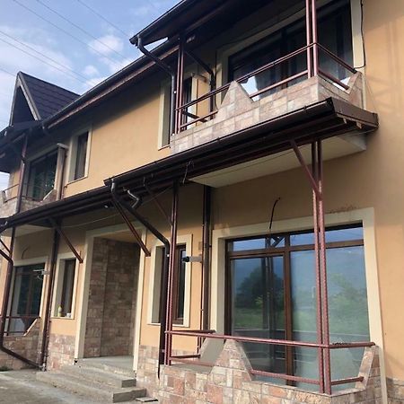 Casa Francesca Apartment Comanesti  ภายนอก รูปภาพ