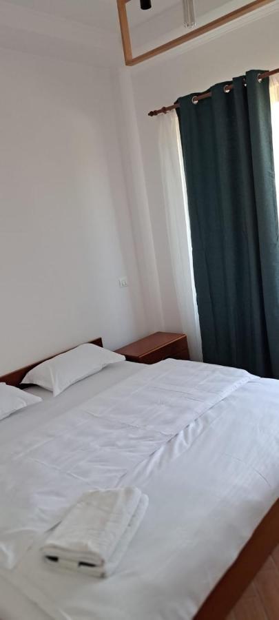 Casa Francesca Apartment Comanesti  ภายนอก รูปภาพ