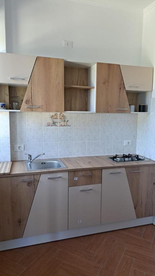 Casa Francesca Apartment Comanesti  ภายนอก รูปภาพ